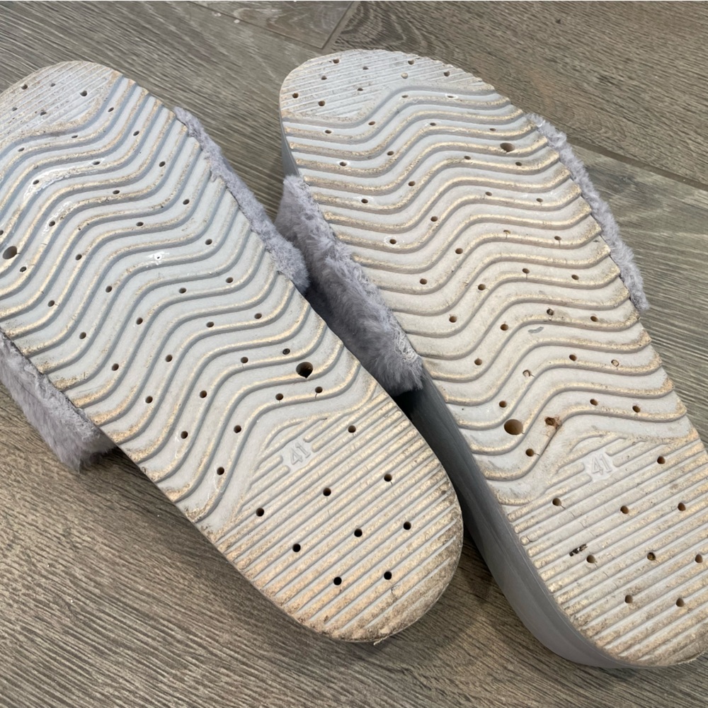 Faux Fur Platform Slides - Picture 8 of 8